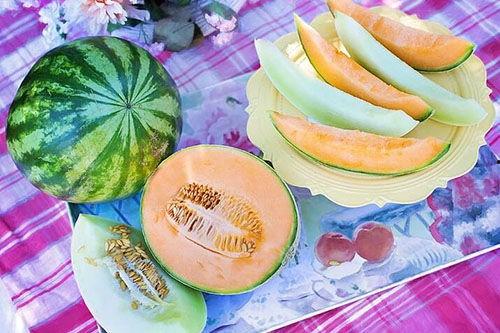 梦见瓜切开自己吃,瓜切开自食的寓意与启示